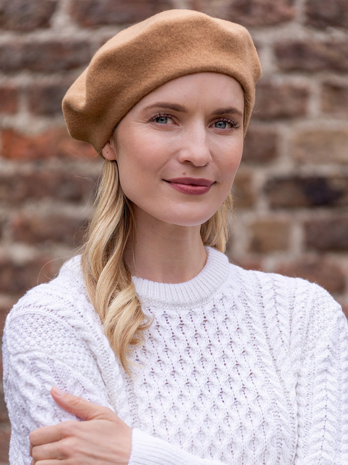 camel_beret_women_2523345a-acc0-43c7-92ca-a464b7e2d66d.jpg