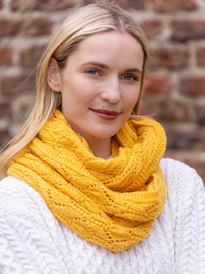 yellow_inffinity_scarf_wmen_df2ce3fa-218b-433c-b253-fbd8471a7517.jpg