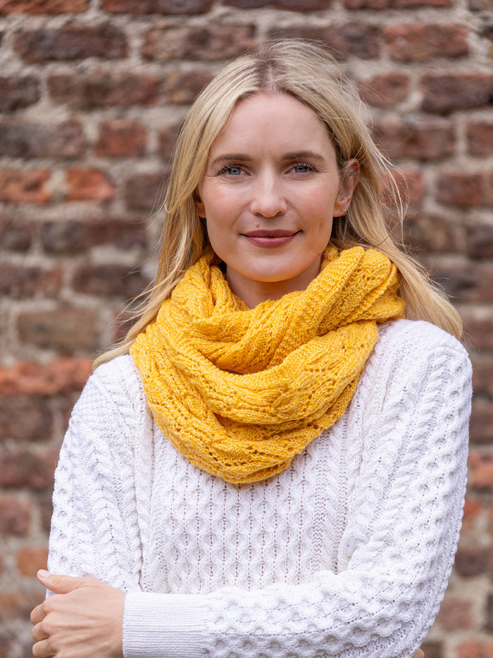 yellow_infinity_scarf_ladies_6859d46c-7275-4400-aa1b-e679e9e65e51.jpg