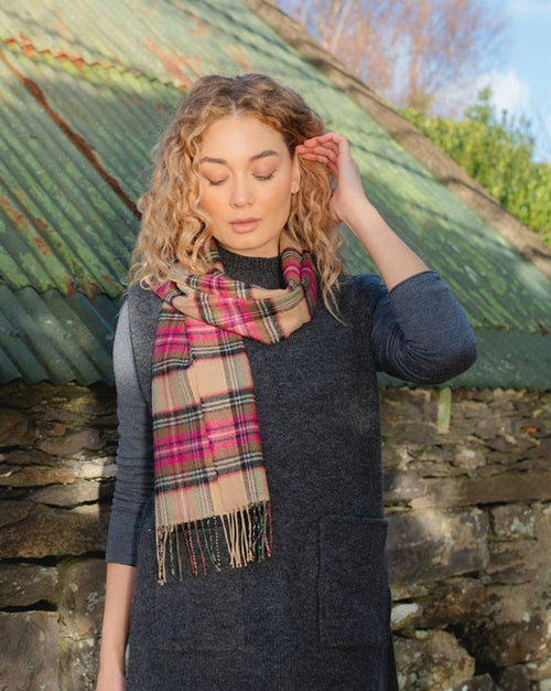 pink_merino_scarf_dbbe1f45-d114-40b0-8b8b-36c3907735ae.jpg