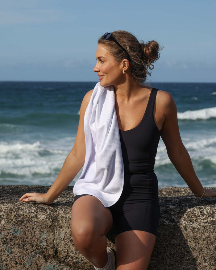 DT25 | White Staple Sport Towel