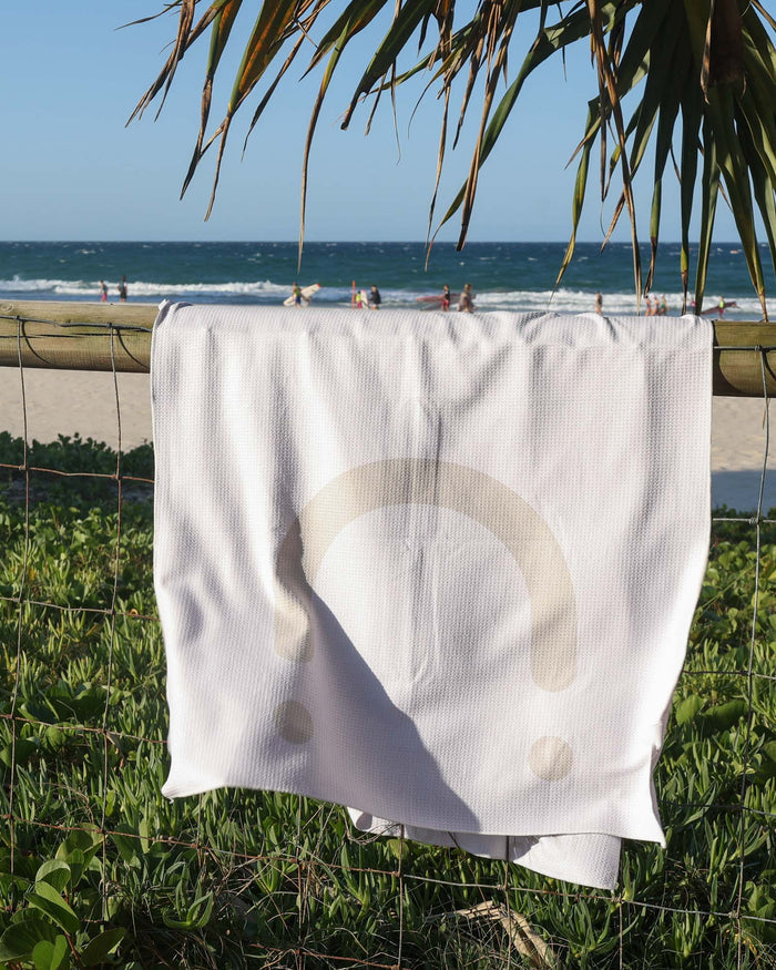 DT25 | White Staple Sport Towel