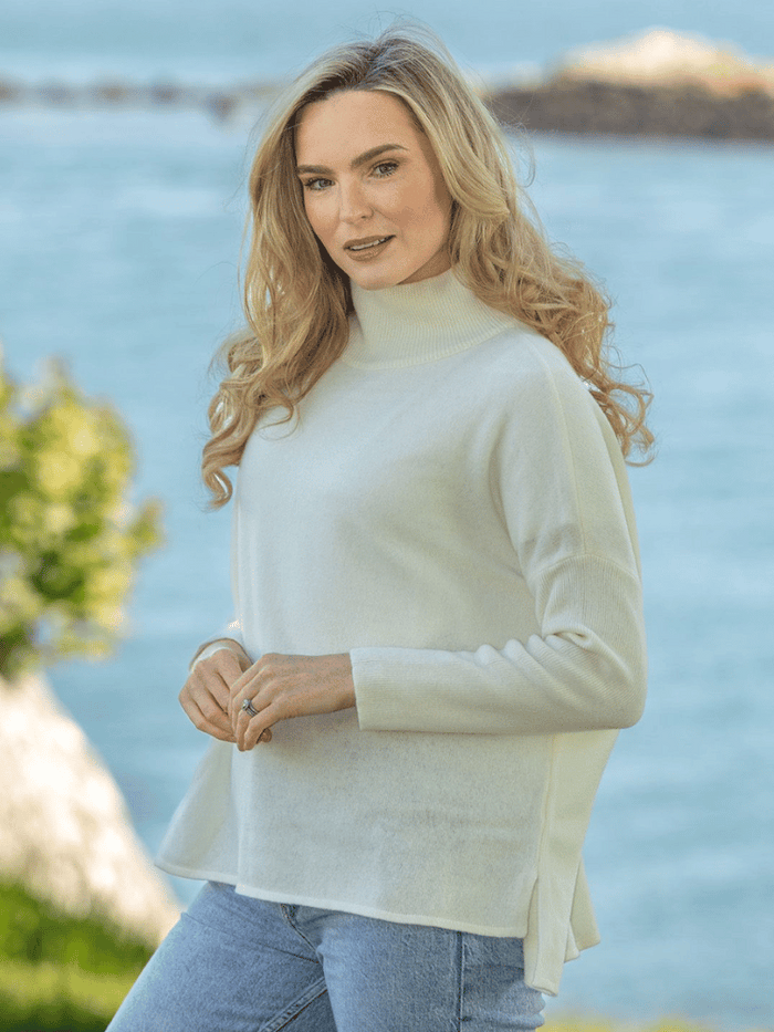 white_wool_and_cashmere_ladies_64059b66-0668-4e17-acab-6d113cc8835b.png