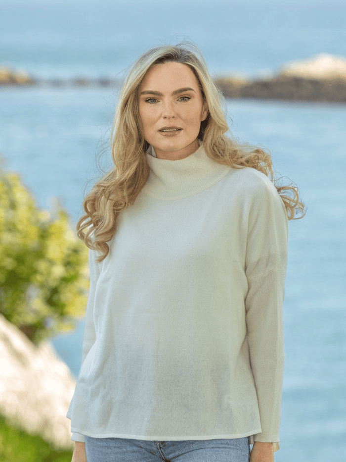 white_wool_and_cashmere_672b0685-98ba-4ca8-beb8-43df13f6d50a.png