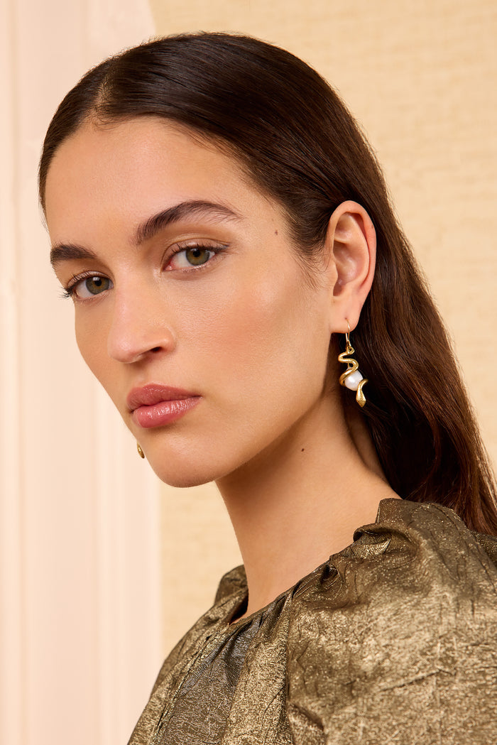 Pearl Snake Earring - Pearl