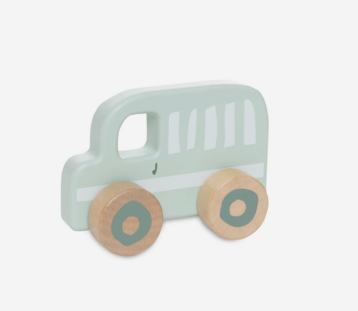 Petites voitures en bois