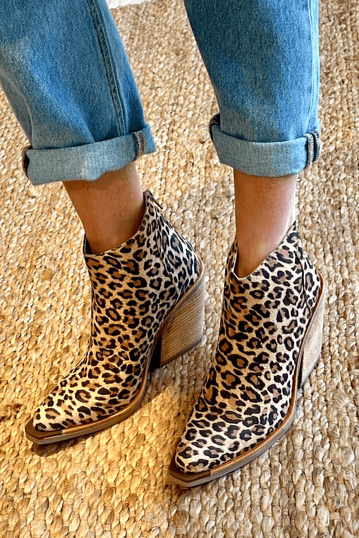 POINTED TOE COWBOY BOOT