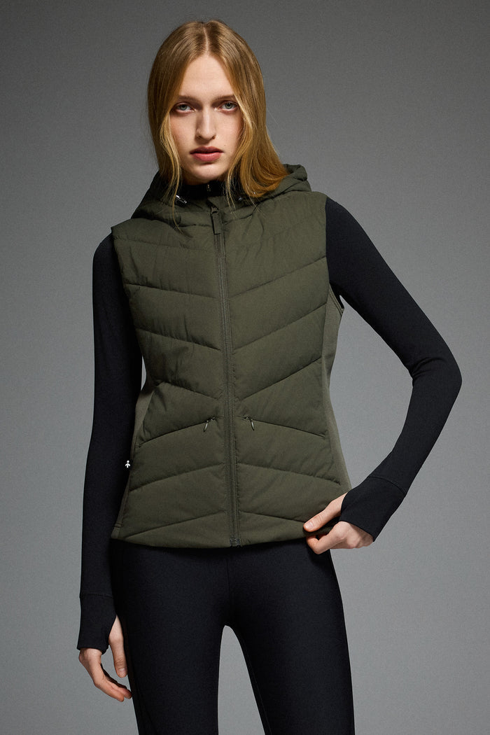 Orolay Quilted Vest with SLim-Fit Waist Design #color_Olive